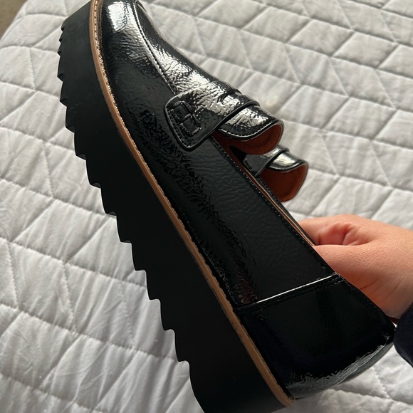 Black Shiny LOAFERS Chinese laundry platform shoes - Picture 5 of 10